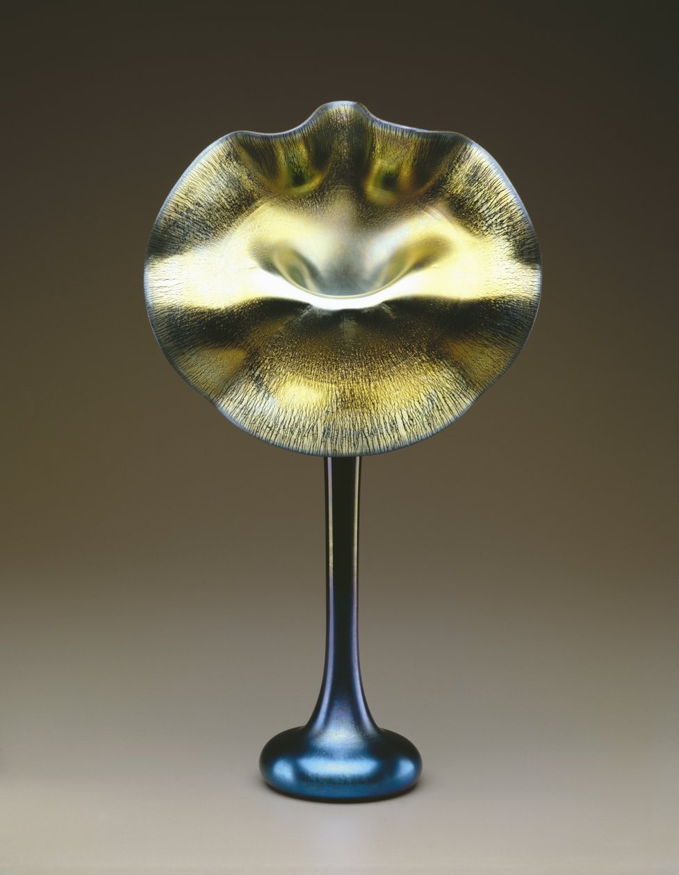 Niebiesko-złoty favrile „Jack-in-the-Pulpit” wazon autorstwa Louis Comfort Tiffany