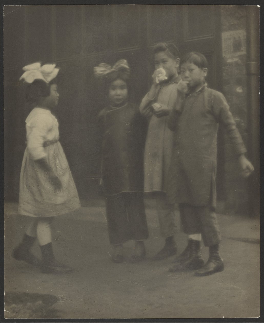 [Dzieci w Chinatown] autorstwa Louis Fleckenstein