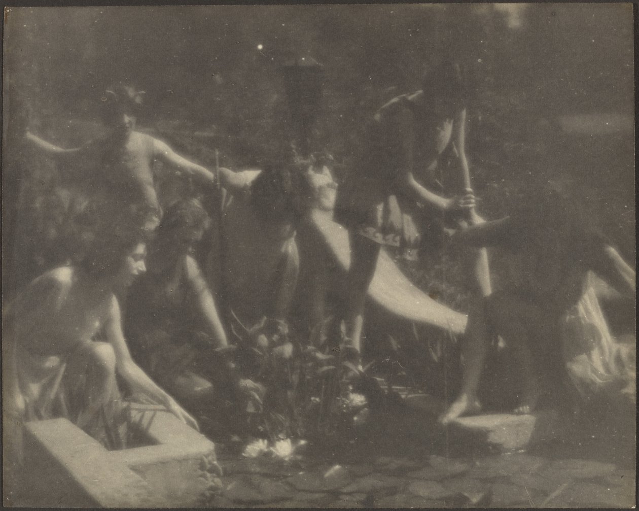 Tancerze na brzegu stawu [Dancers Posed at the Edge of a Pond]. autorstwa Louis Fleckenstein