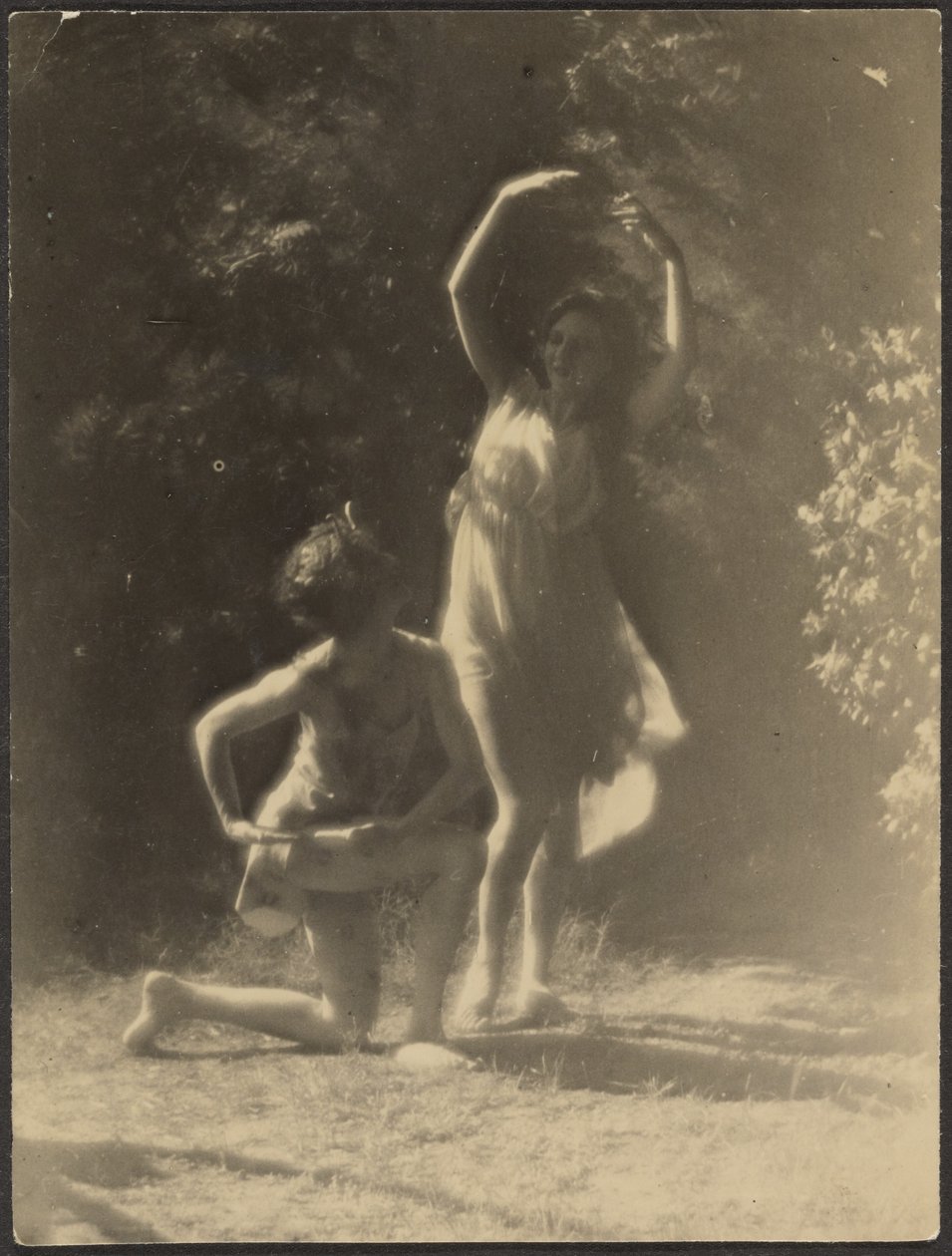 [Tancerze w ogrodzie] autorstwa Louis Fleckenstein