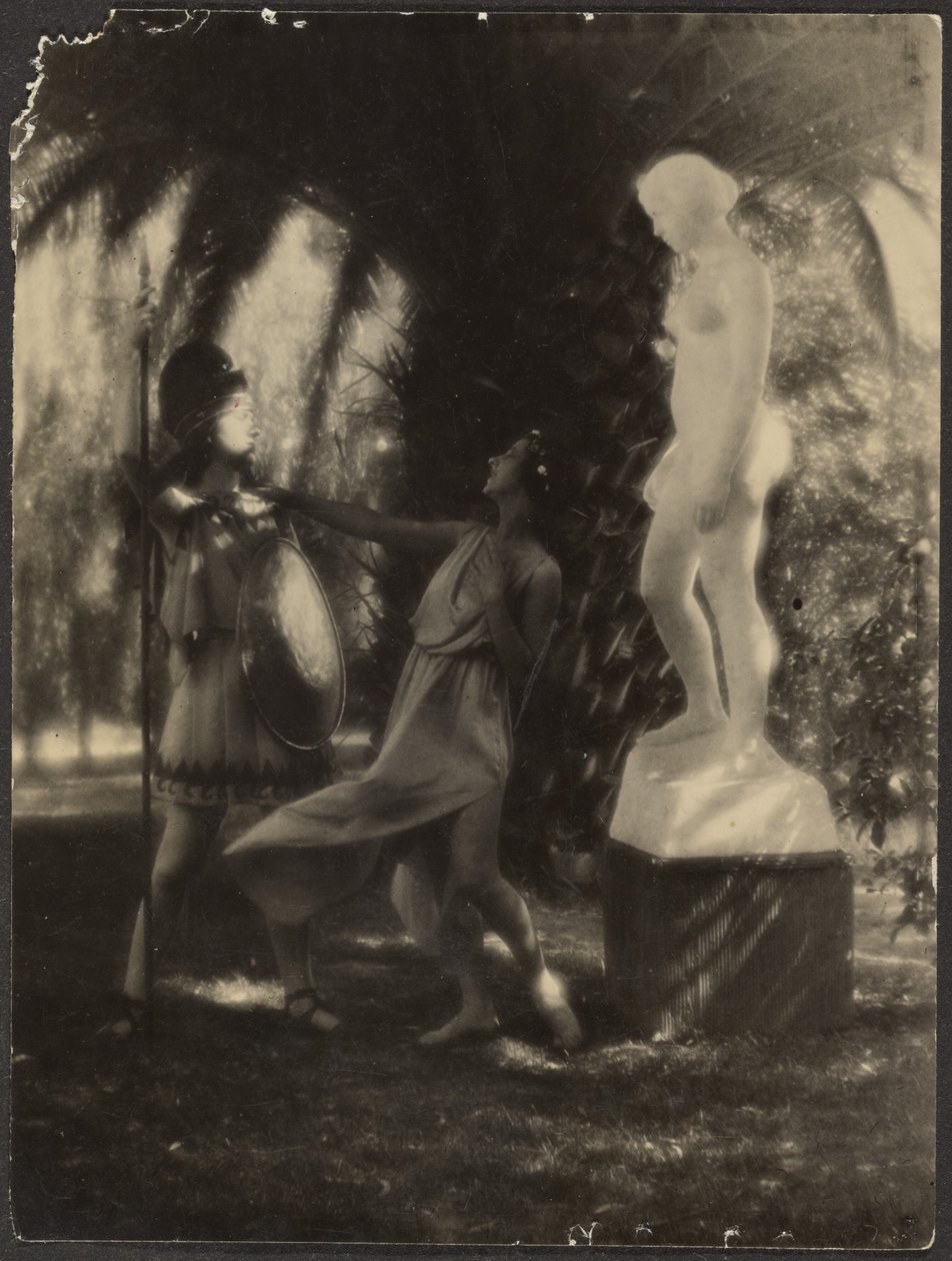 [Tancerze w ogrodzie] autorstwa Louis Fleckenstein