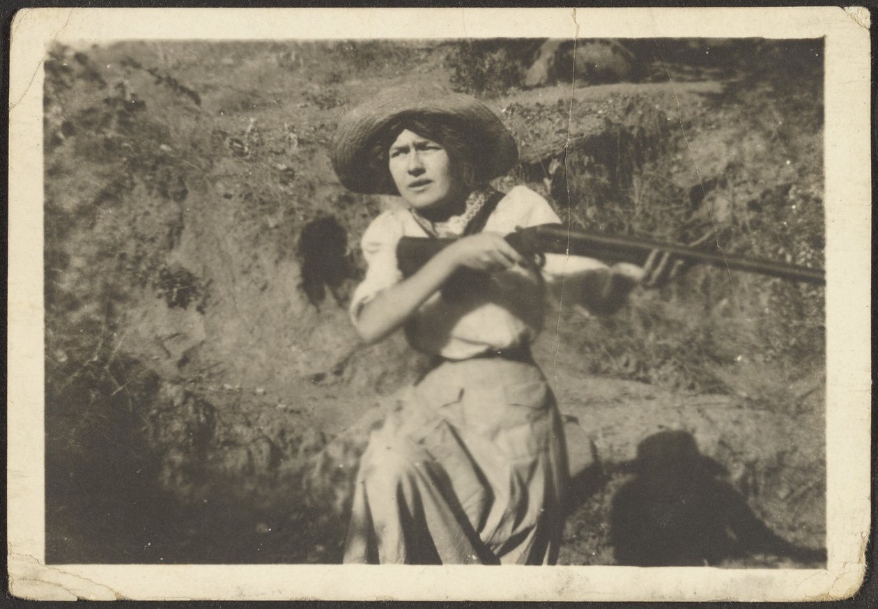[Florence z bronią] autorstwa Louis Fleckenstein