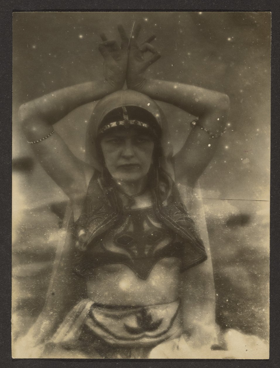 [Nautch Girl] autorstwa Louis Fleckenstein