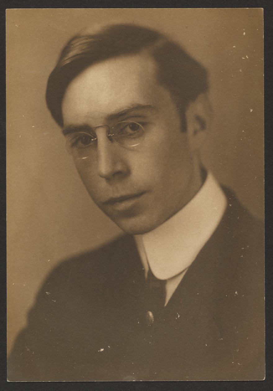 [Portret młodego mężczyzny w pince-nez] autorstwa Louis Fleckenstein