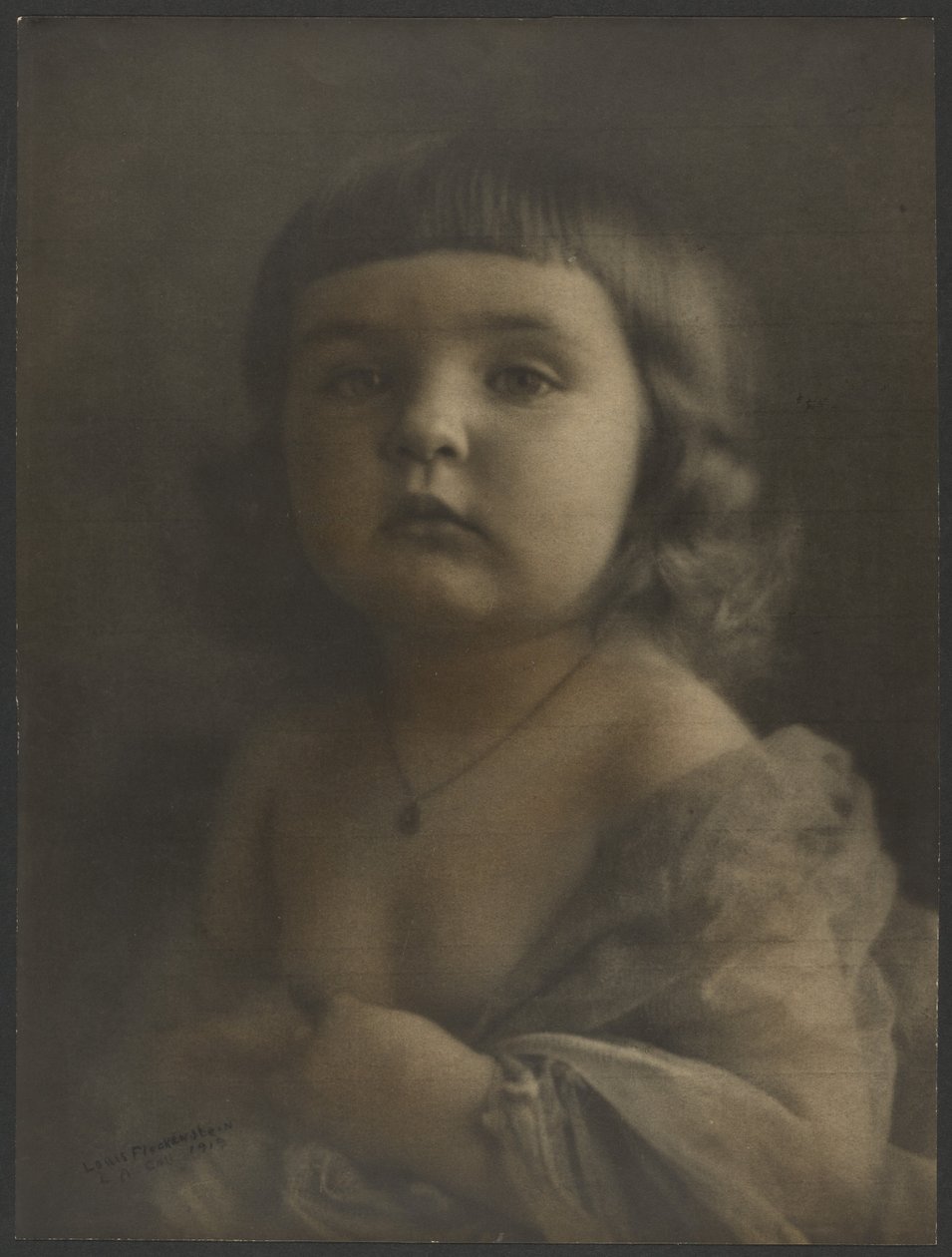 [Portret dziecka w gazie] autorstwa Louis Fleckenstein