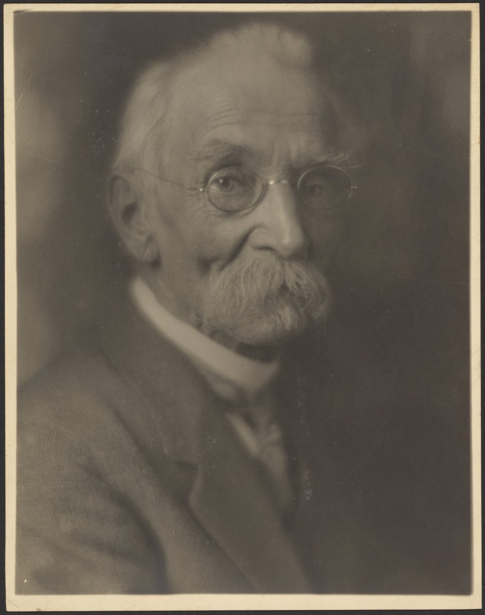 [Portret mężczyzny z długimi wąsami] autorstwa Louis Fleckenstein
