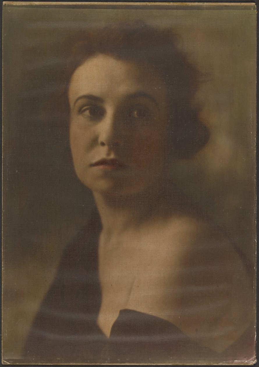 [Portret kobiety z odkrytymi ramionami]. autorstwa Louis Fleckenstein