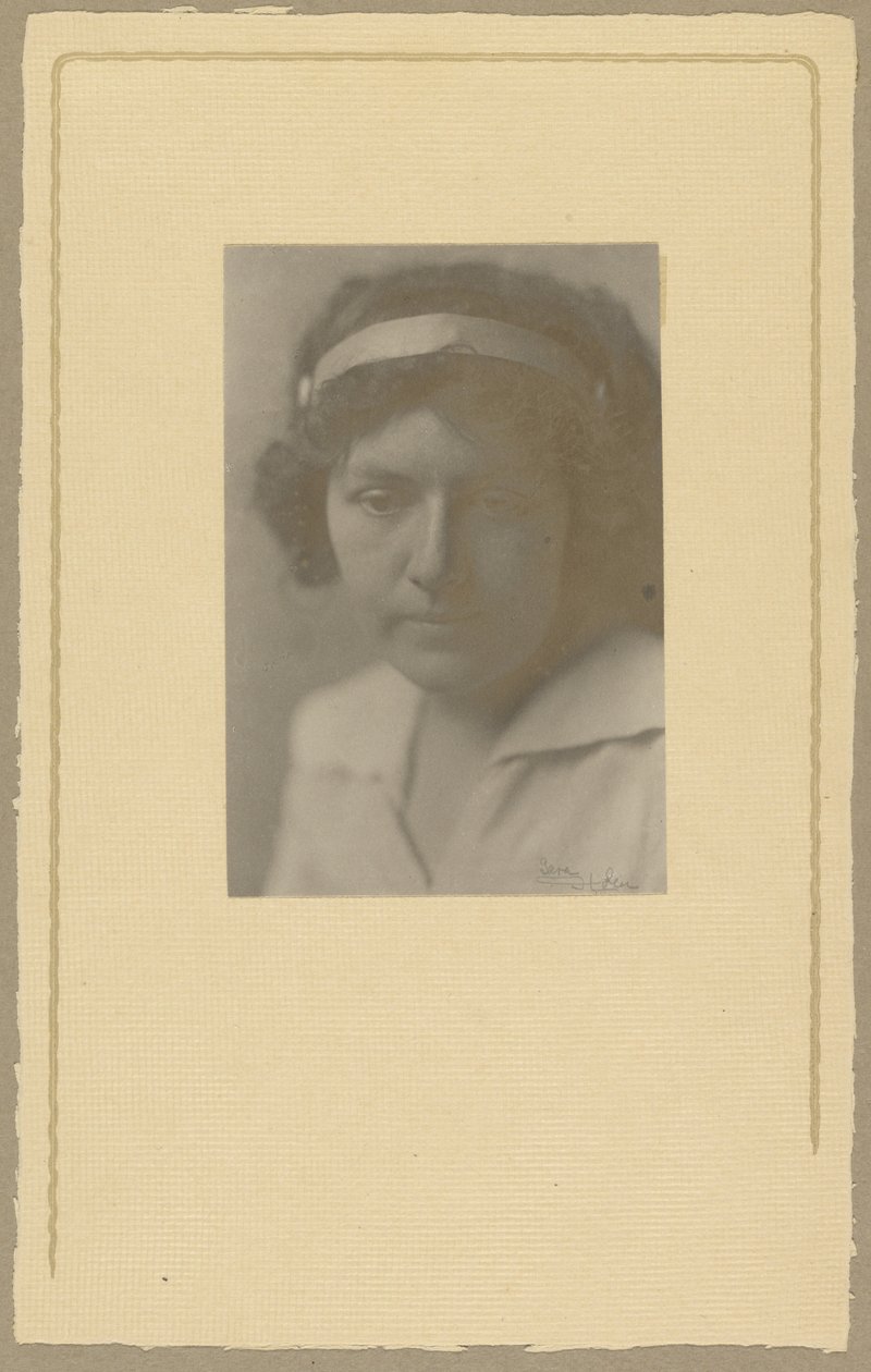 [Sara Holin] autorstwa Louis Fleckenstein