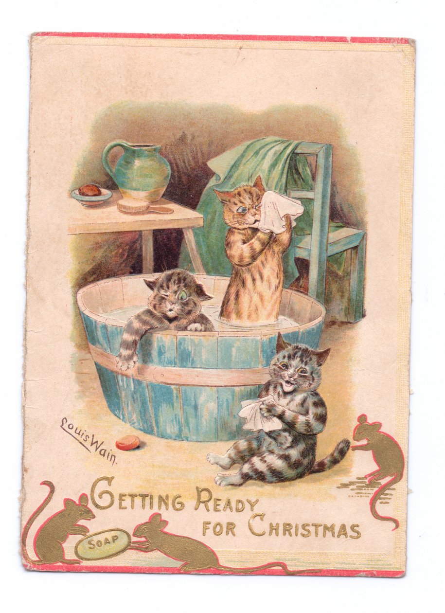 Wiktoriańska kartka bożonarodzeniowa przedstawiająca dwa koty w wannie, podczas gdy dwie myszy bawią się kostką mydła, ok. 1880 r. autorstwa Louis Wain