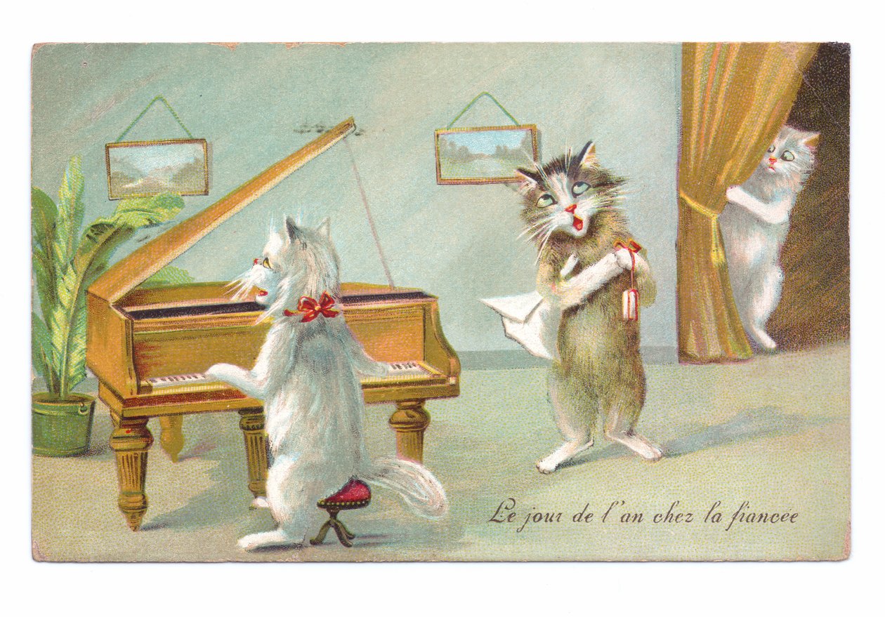 Edwardiańska pocztówka przedstawiająca kota grającego na pianinie i śpiewającego drugiego, podczas gdy trzeci podgląda ok. 1910 r. autorstwa Louis Wain