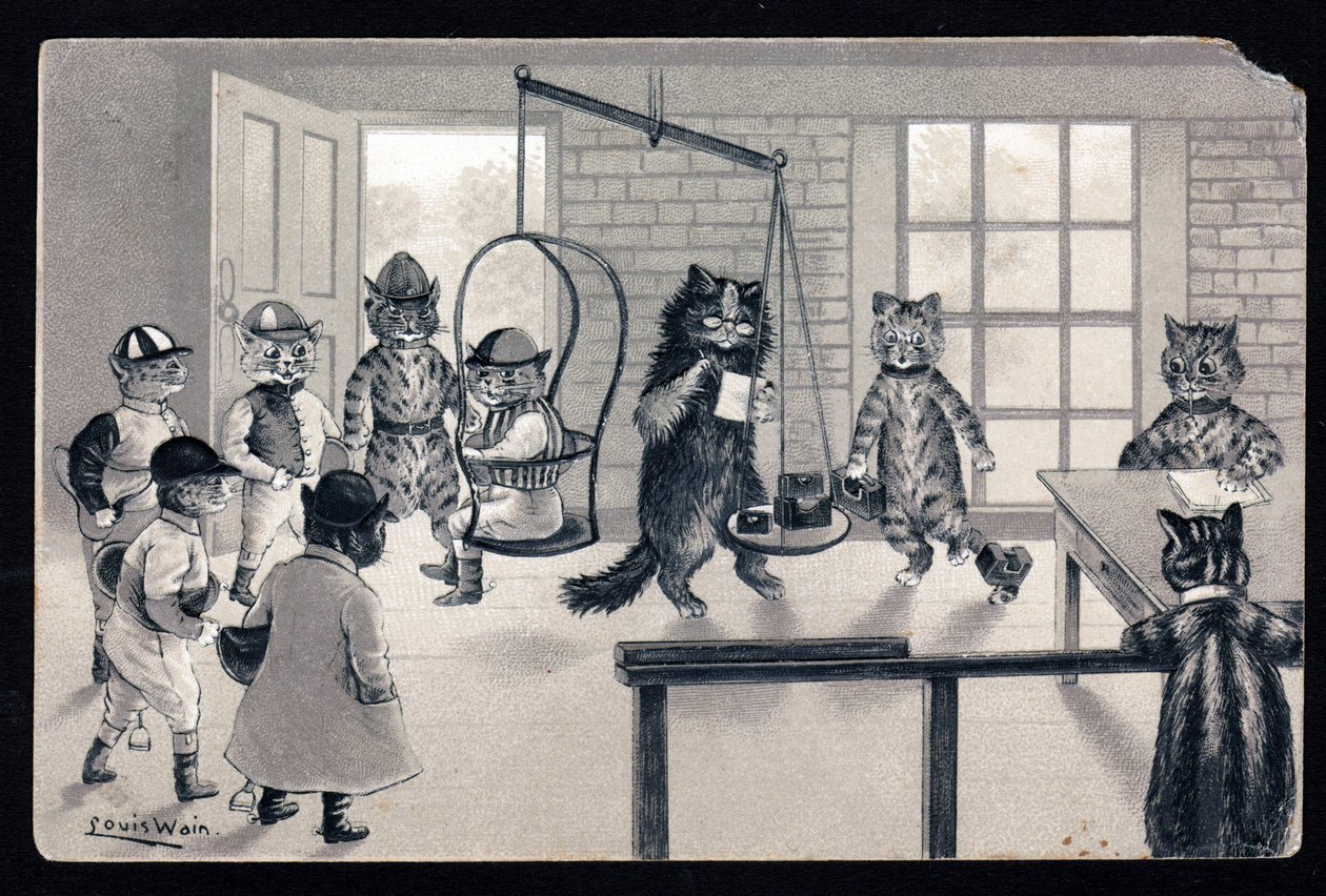 Korzystamy z dobrej pogody. Zwierzęta w ludzkiej postawie. Kot dżokej jest ważony na wadze. Pocztówka. Chromolithograph Louisa Waina (1860-1939), angielskiego artysty znanego z przedstawiania kotów o dużych oczach. Początek 20 autorstwa Louis Wain