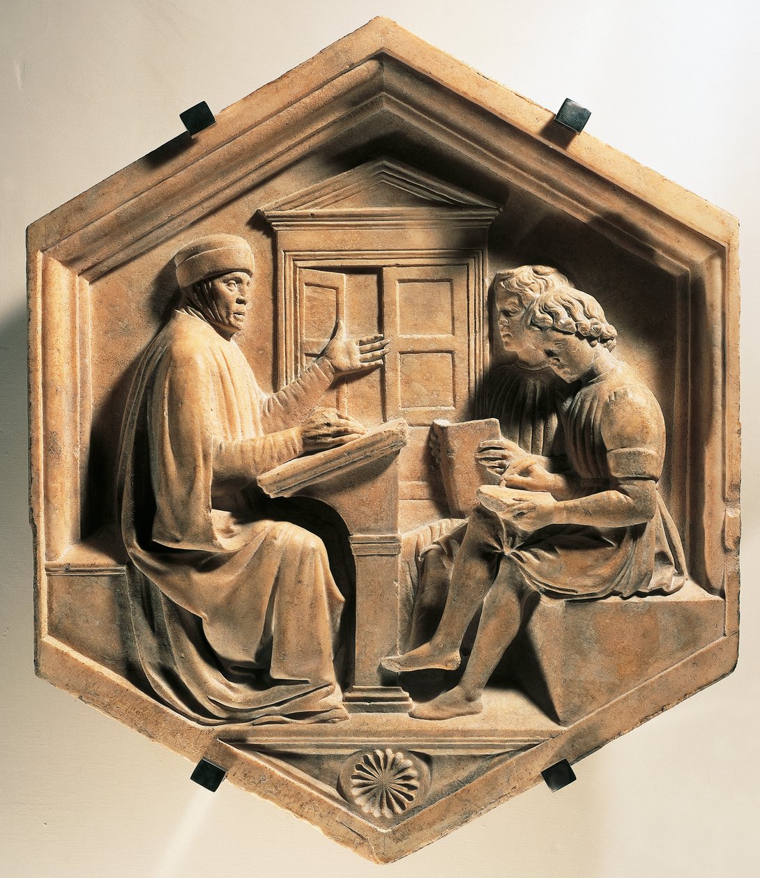 Uczony Priscian, nauczający dwóch uczniów autorstwa Luca Della Robbia