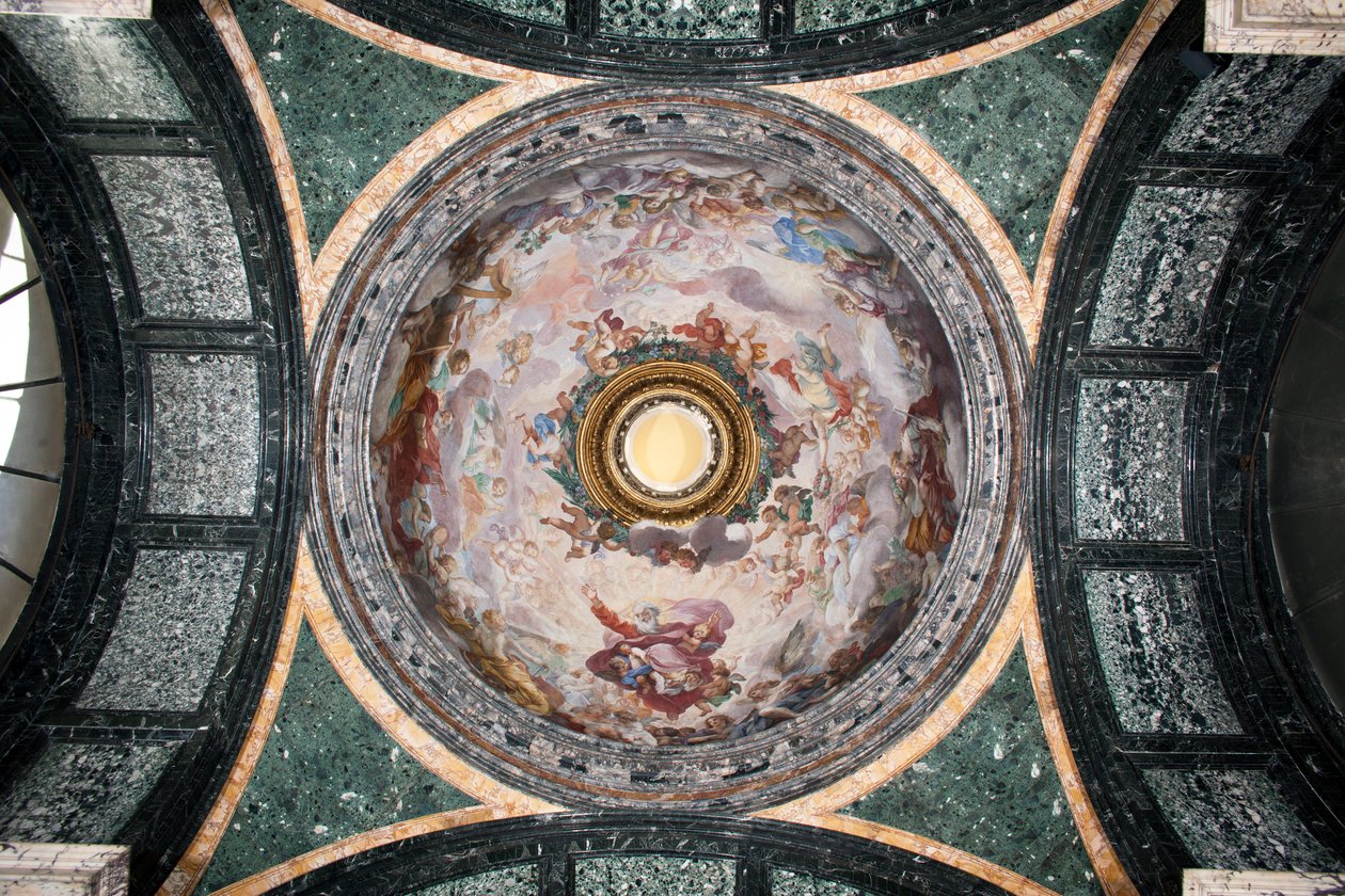 Widok kopuły kaplicy Cybo, freski ozdobione Luigi Garzi (1638-1721) (Widok kopuły kaplicy Cybo ozdobiony freskami Luigi Garzi) Rzym Bazylika di Santa Maria del Popolo (Kościół Santa Maria del Popolo), Cybo Kaplica autorstwa Luigi Garzi