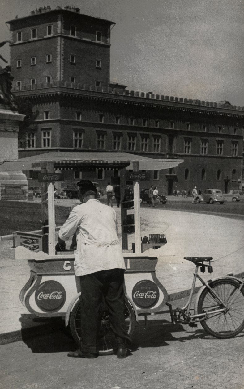 Sprzedawca lodów na Piazza Venezia, Rzym autorstwa Luigi Leoni