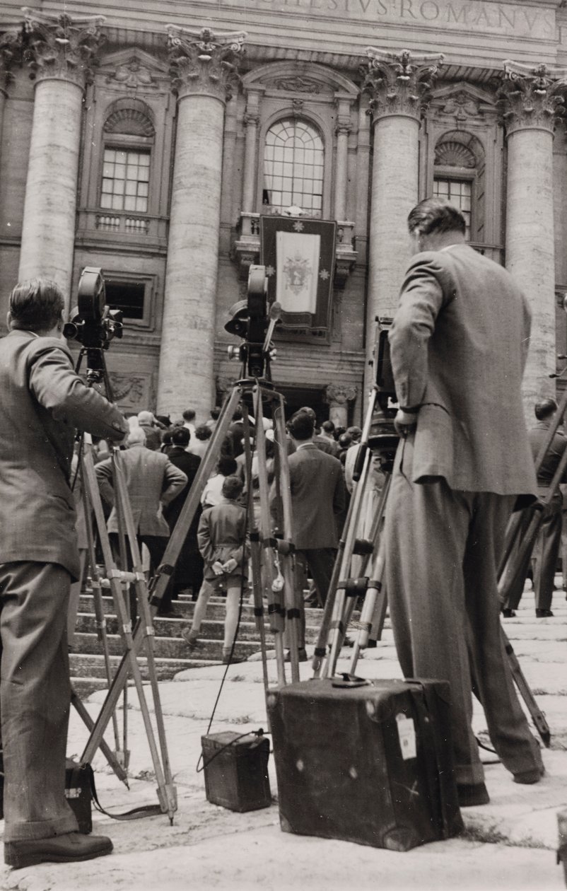 Fotografowie na Placu Świętego Piotra w Rzymie autorstwa Luigi Leoni