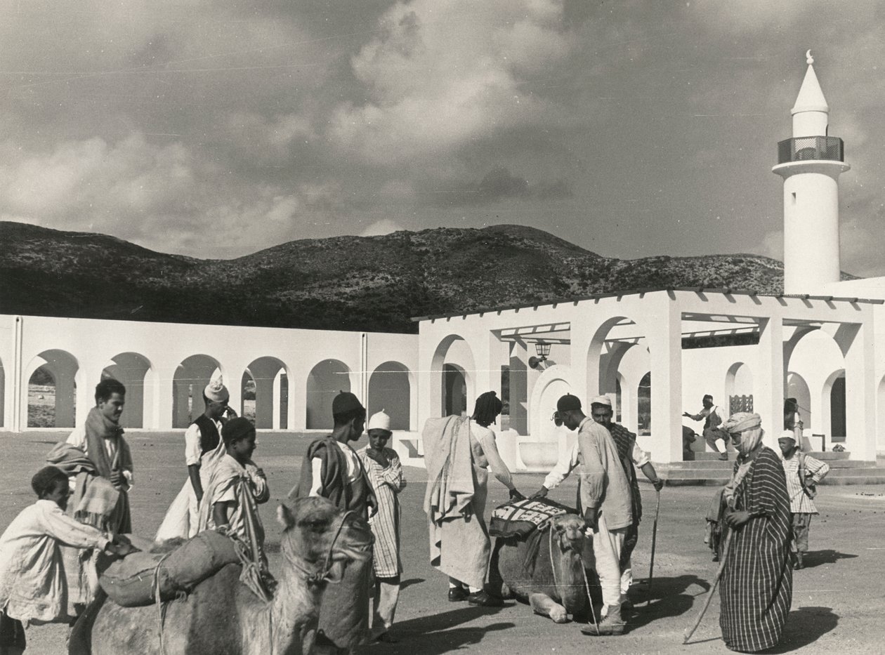 Sceny z życia miejskiego w wiosce rolniczej Muslim El Fager Al Fajr lub Dawn, Bengazi, Cyrenajka autorstwa Luigi Leoni