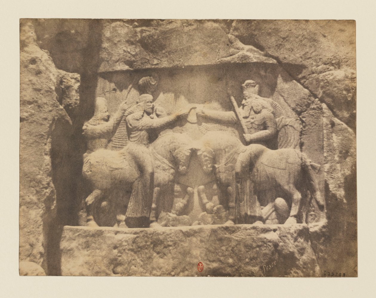 Zobacz 10 - Naqsh-e Rostam. Ulga w skale. Inwestytura Ardeshir I przez boga Ahura-Mazda autorstwa Luigi Pesce