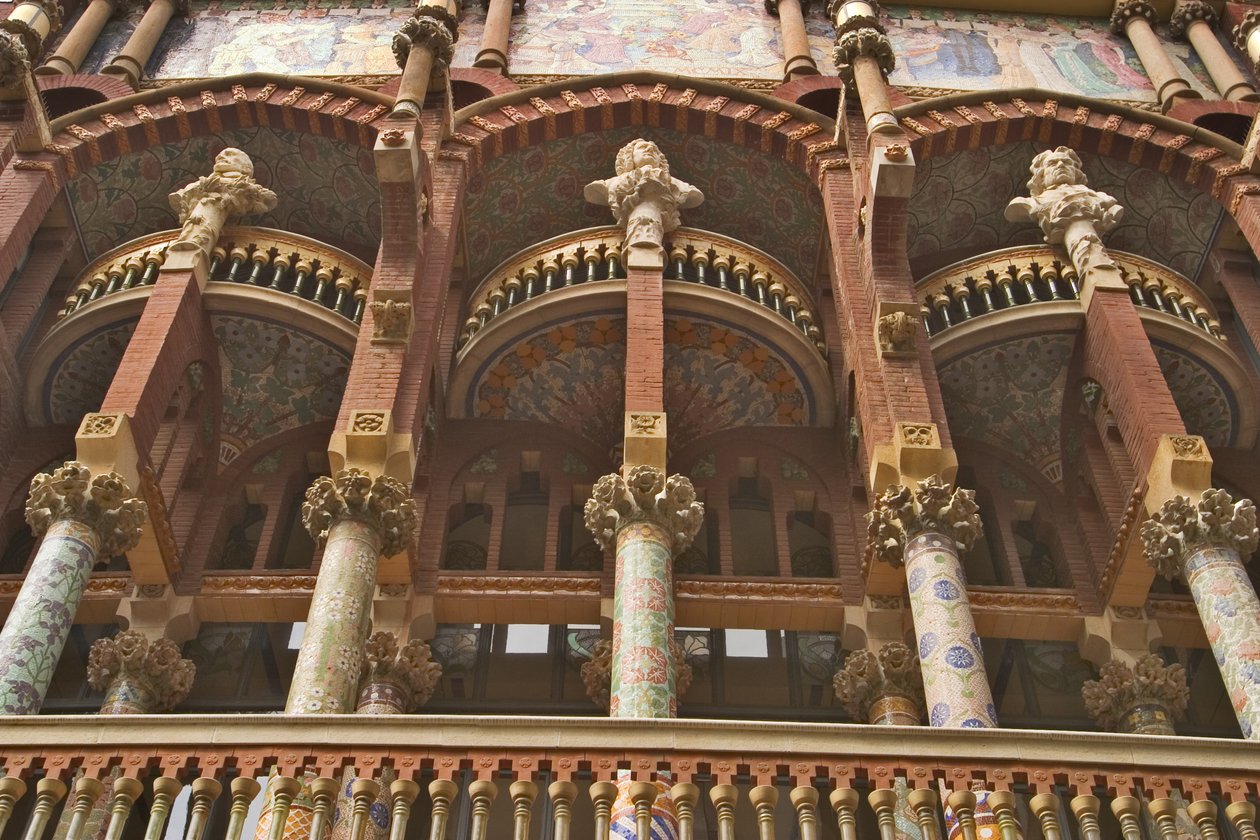 Loggia, 1908 r. autorstwa Luis Domenech i Montaner
