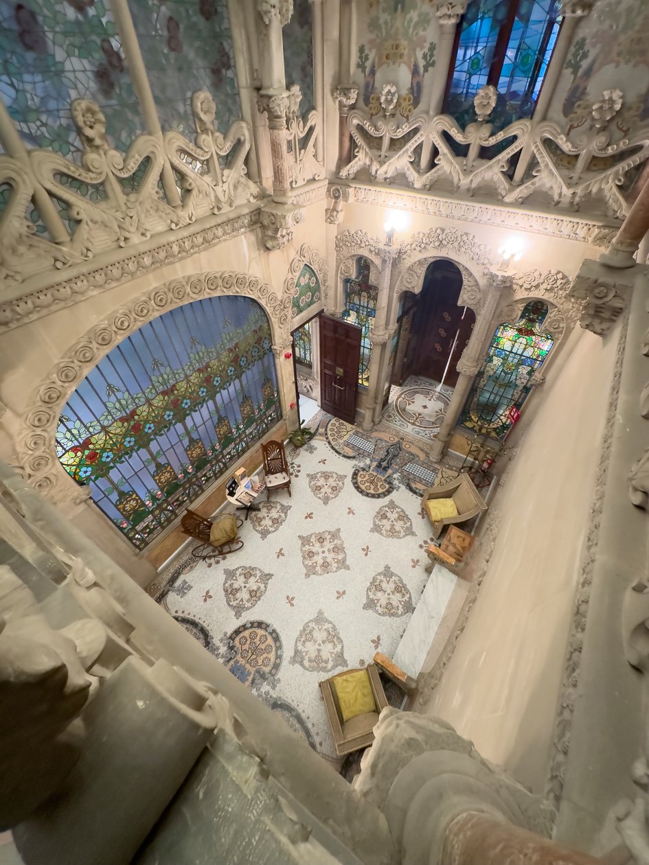 Hol, Casa Navas autorstwa Luis Domenech i Montaner