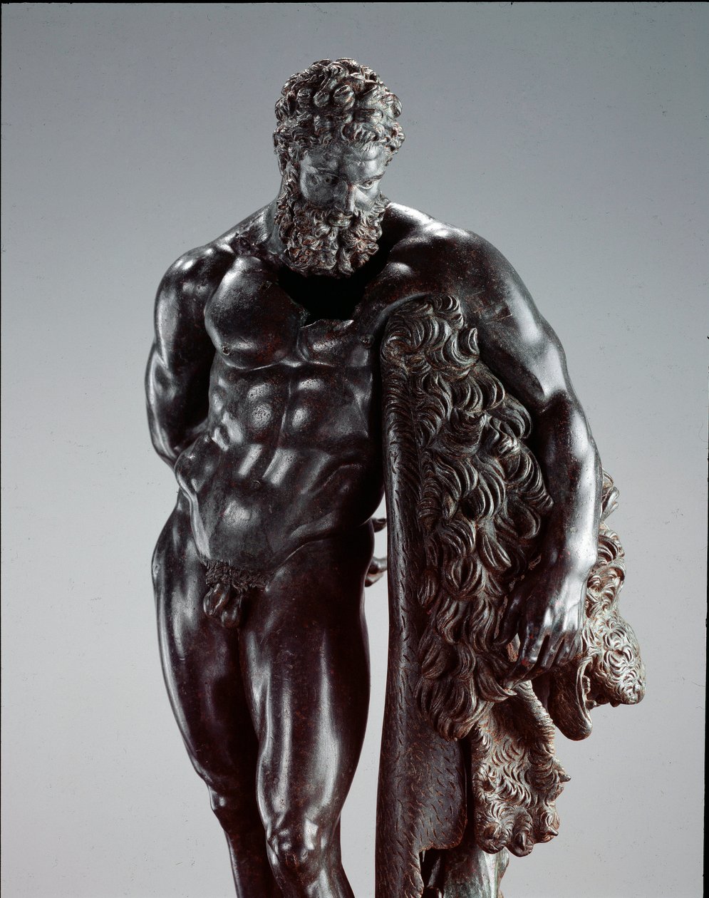 Sztuka grecka: „” Herakles w spoczynku” ”Detal. Rzeźba z brązu Lysippe z Sicyone (395-305 pne) IV wiek pne. Z Sanktuarium Ercole Curino, Sulmona. Narodowe Muzeum Archeologiczne, Chieti, Włochy autorstwa Lysippos (attributed to)