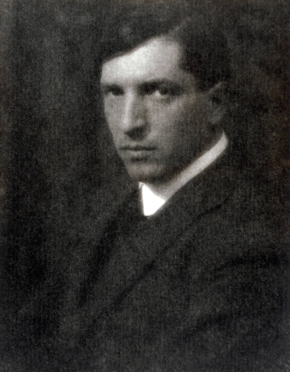 Półpostaciowy portret malarza Pietro Marussiga, 28/11/1923 (zdjęcie czarno-białe) autorstwa Mario Castagneri