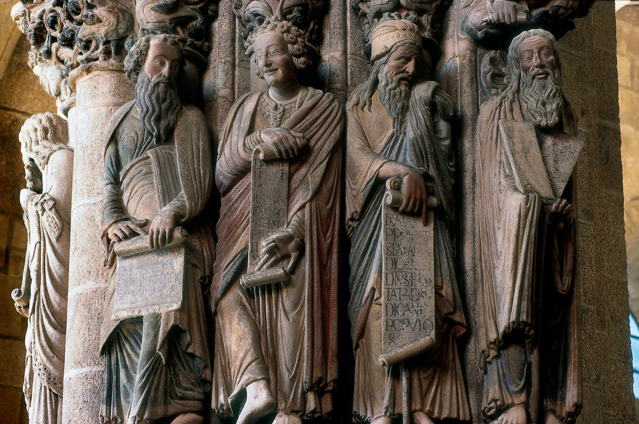 Fragment Portyku Chwały (portco de la gloria): Grupa proroków (od prawej do lewej Mojżesz, Izajasz, Daniel i Jeremiasz). Wykonane przez Mistrza Mateo (1188) Wnętrze Katedry Santiago de Compostela (Santiago de Compostela) (Santiago de Compostela) i autorstwa Master Mateo