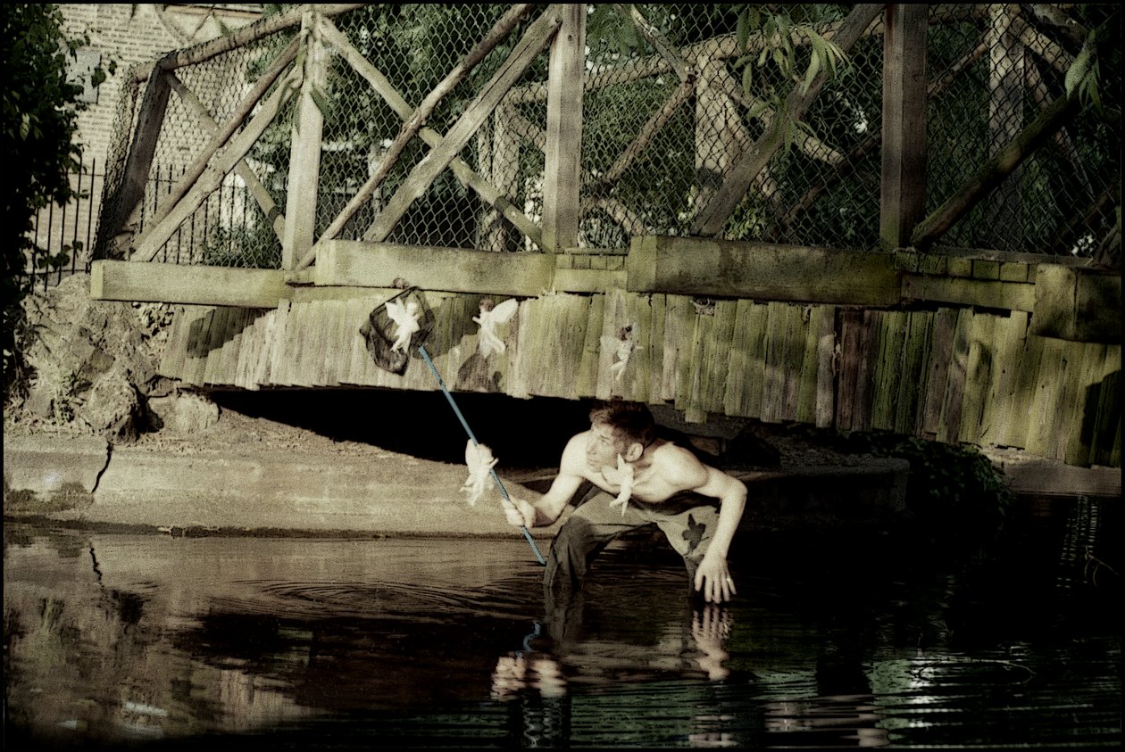 Łapanie wróżek 1 autorstwa Mat Collishaw