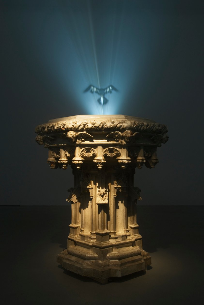 Ganymede, 2007 (stal, żywica, maszyna do dymu, płyn, wentylator wyciągowy, projektor wideo i odtwarzacz DVD) autorstwa Mat Collishaw