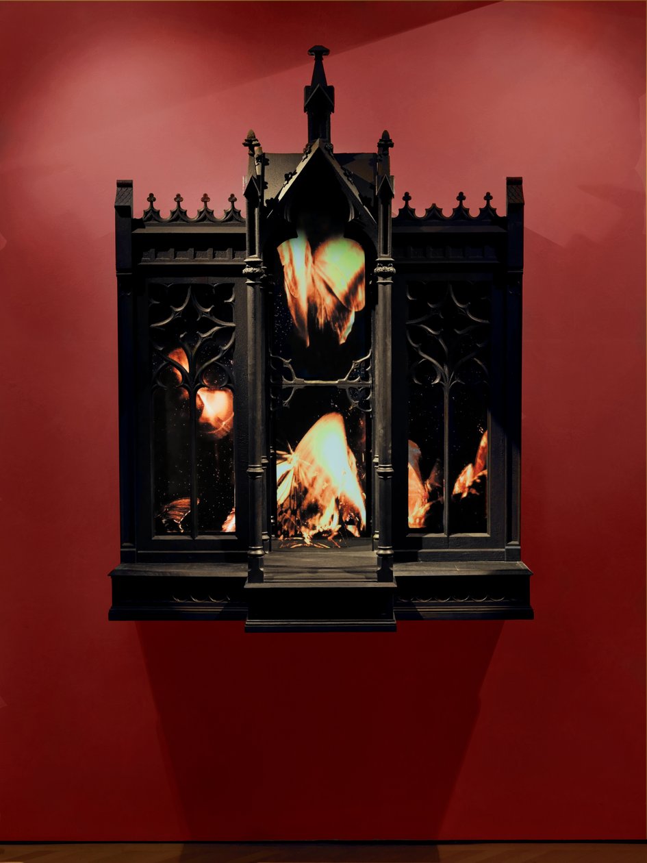Performance, 2010 (drewno, stal, lustro monitorujące, ekrany LCD i dysk twardy) autorstwa Mat Collishaw