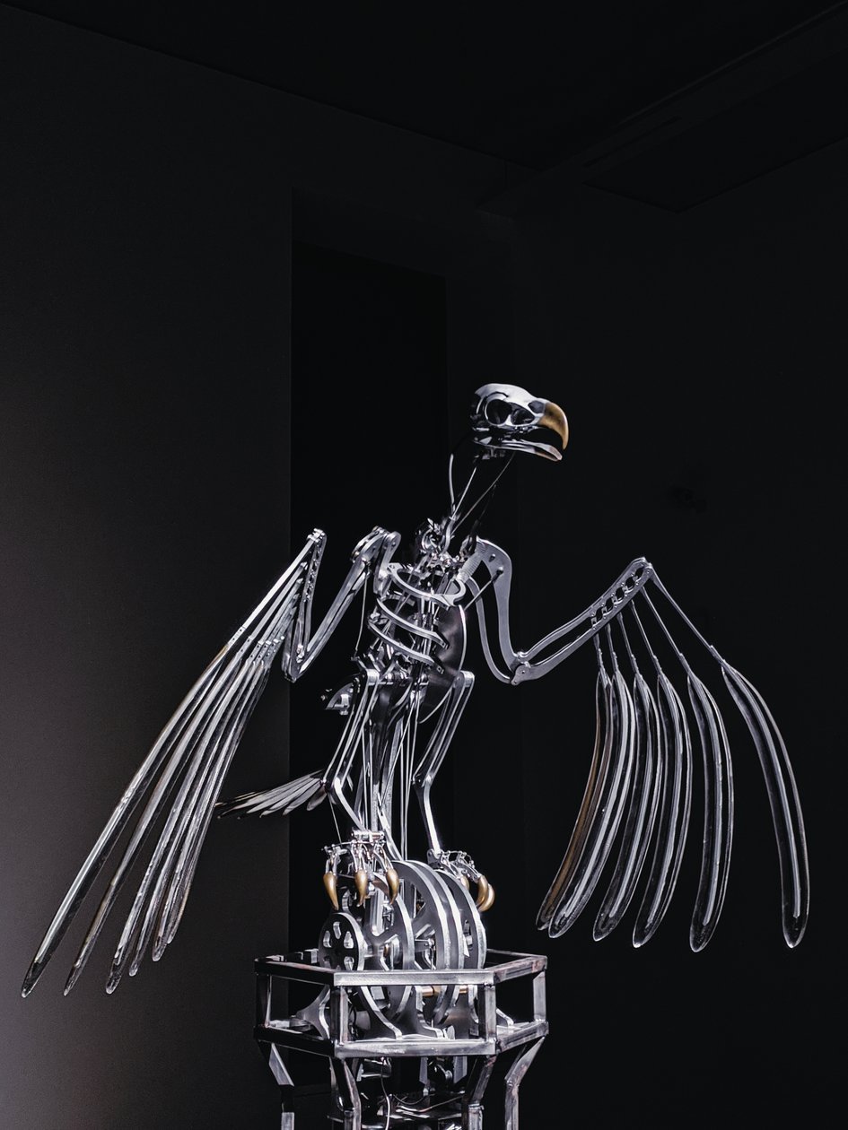 The Nerve Rack, 2019 (acetal, akryl, aluminium, mosiądz, obwody elektryczne, farba, PVC, żywica, serwomotory, stal) autorstwa Mat Collishaw