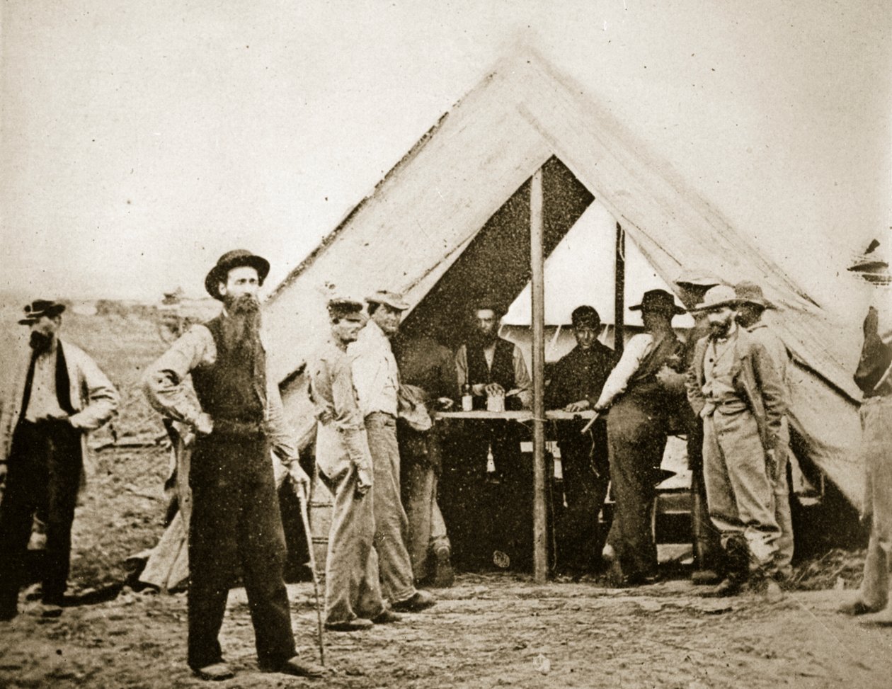 Namiot Sutlera (opiekun sklepu wojskowego), czerwiec 1864 - kwiecień 1865 autorstwa Mathew B. Brady