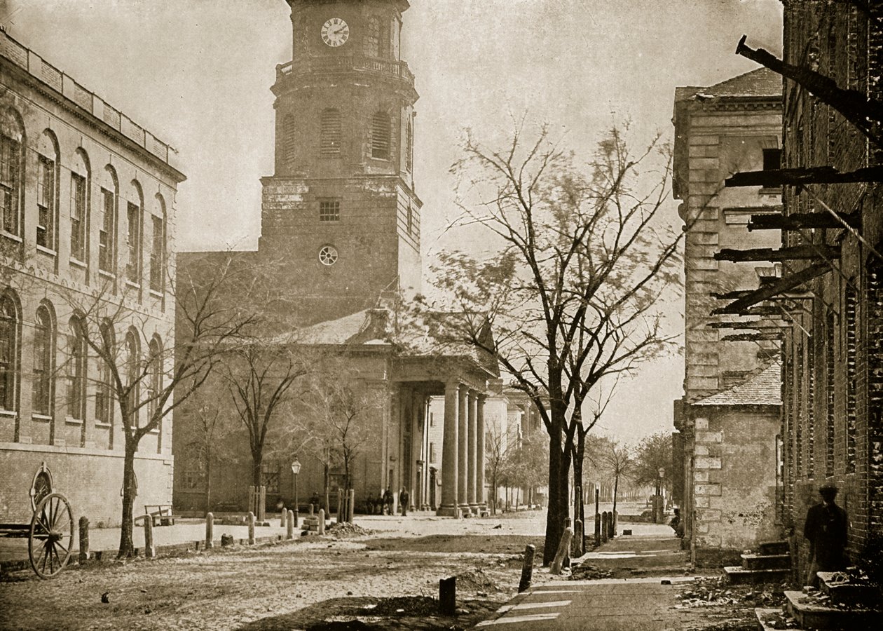Kościół św. Michała po bombardowaniu, Charleston, Karolina Południowa, 1861-65 autorstwa Mathew B. Brady