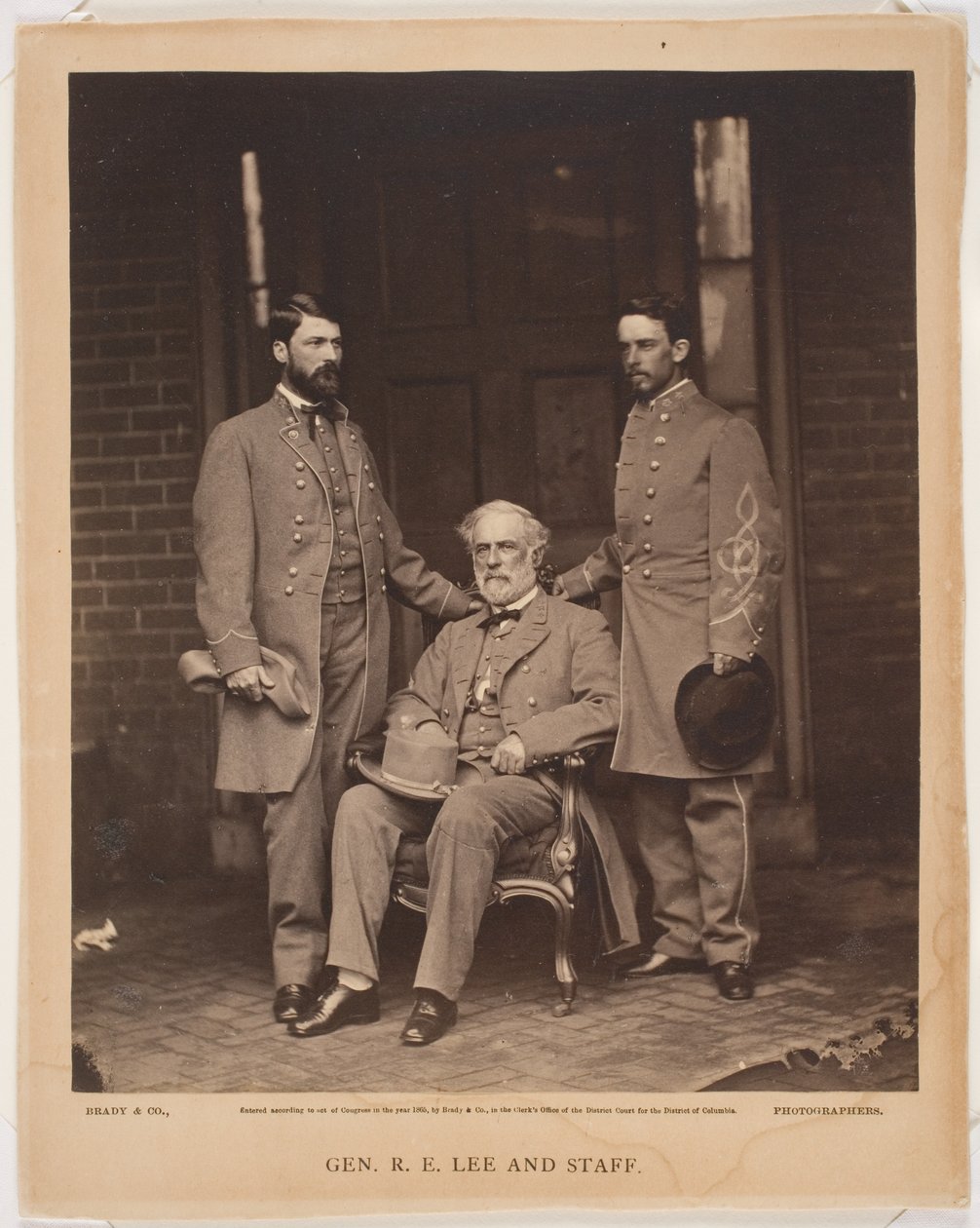 Generał Robert E Lee i Staff, 1865 (druk albumowy) autorstwa Mathew B. Brady