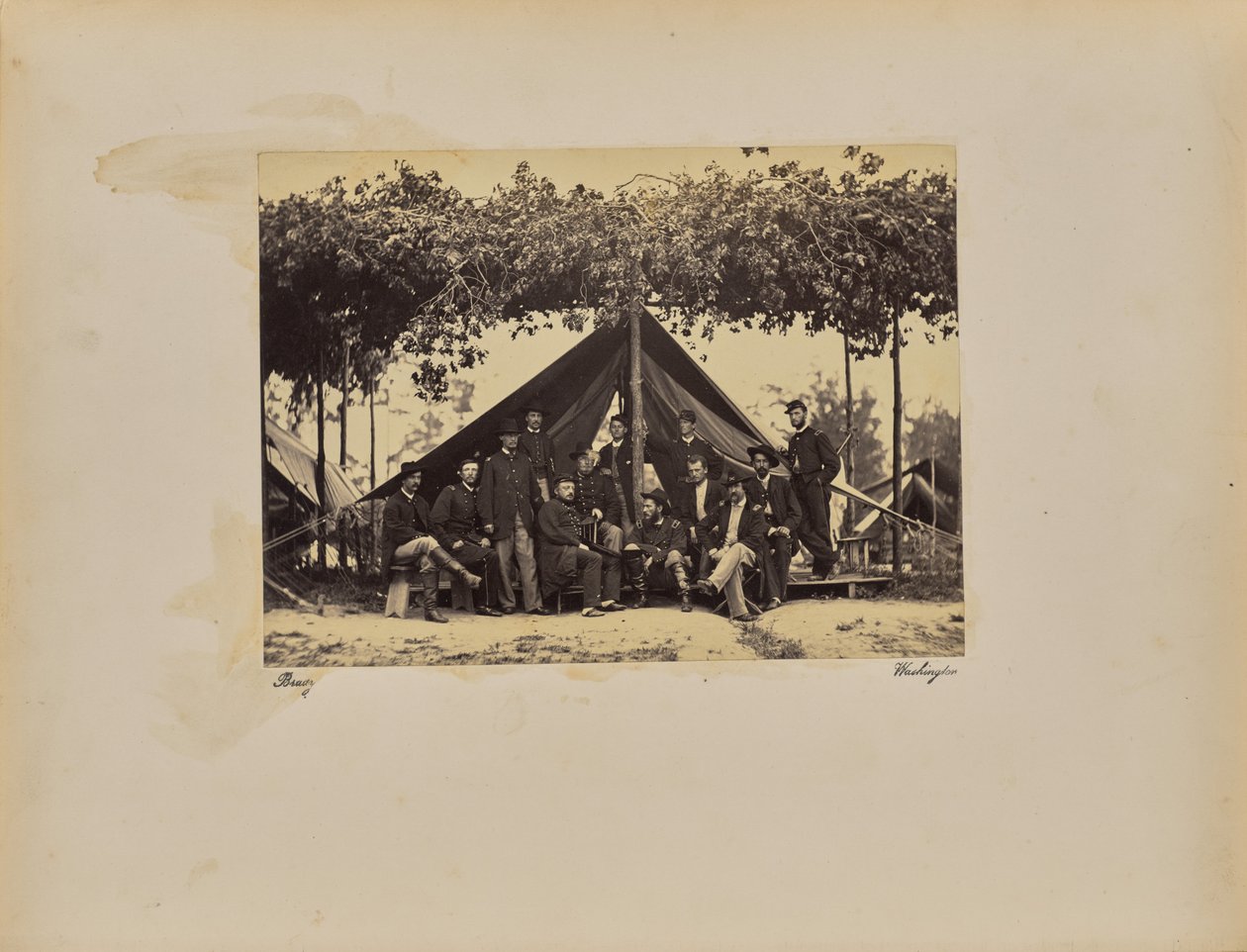 Butler i personel autorstwa Mathew B. Brady