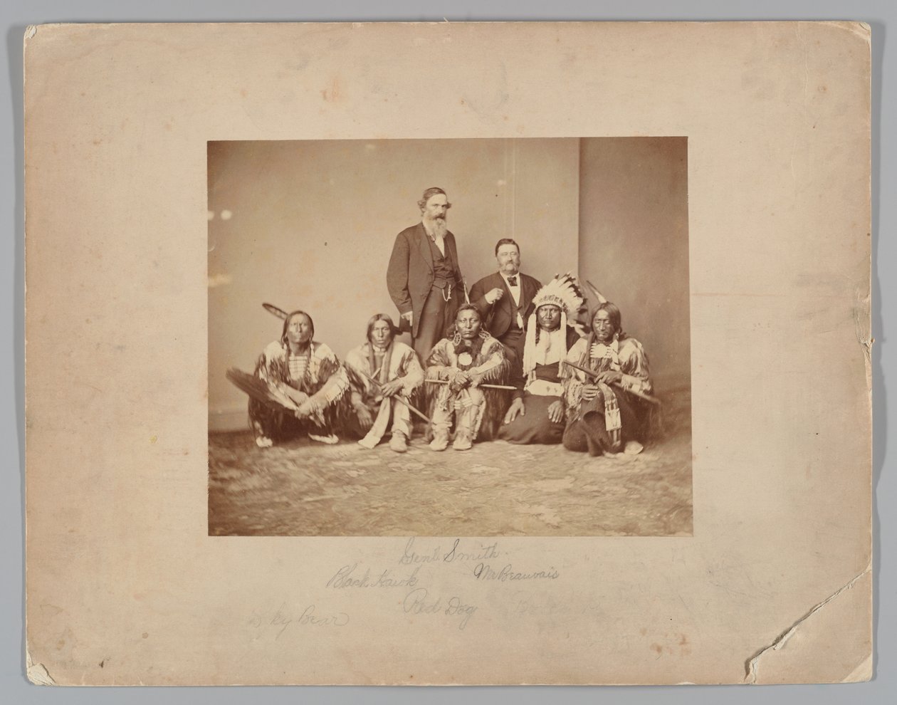 Generał J. E. Smith i Indianie autorstwa Mathew B. Brady
