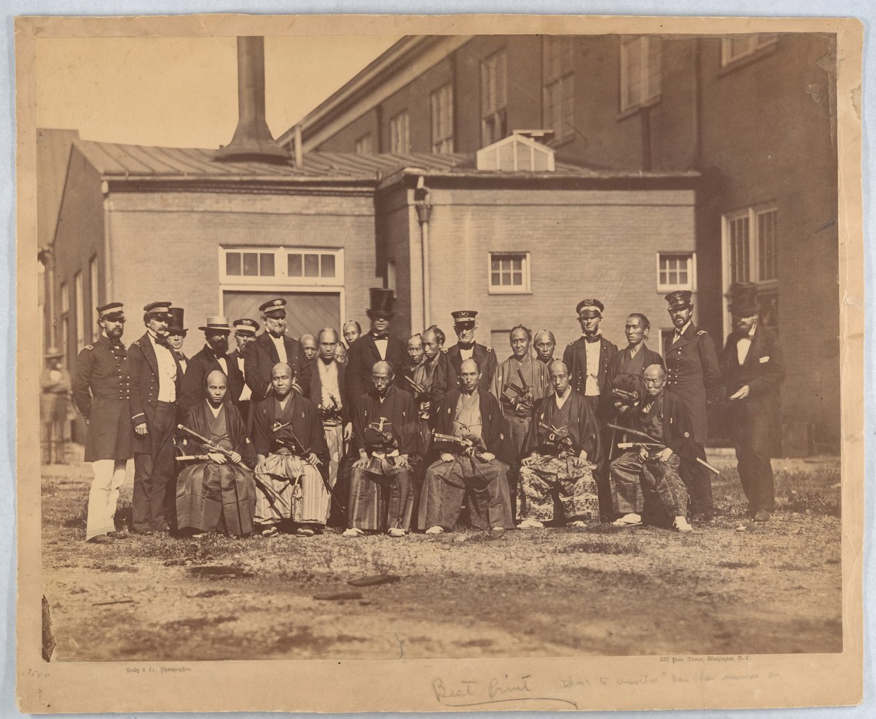 [Ambasada Japonii, Navy Yard, Waszyngton, DC] autorstwa Mathew B. Brady