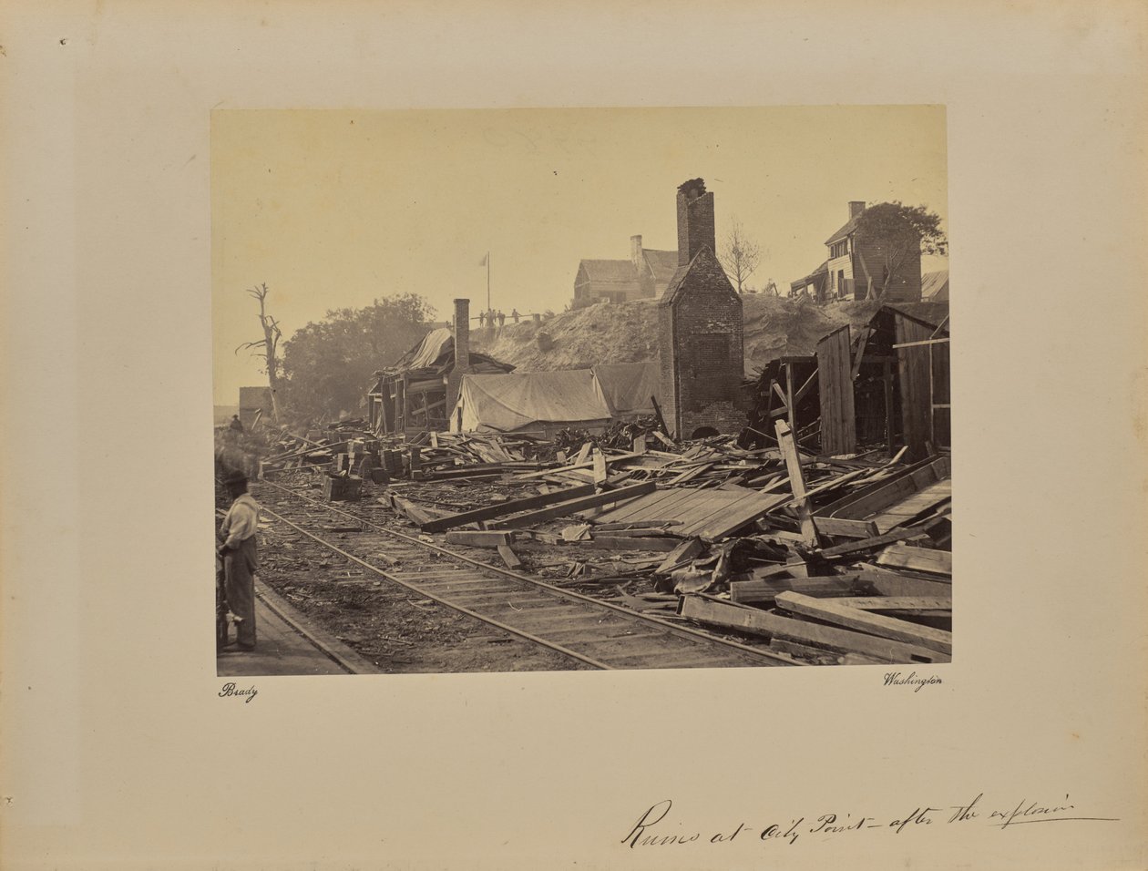 Ruiny w City Point - po eksplozji autorstwa Mathew B. Brady