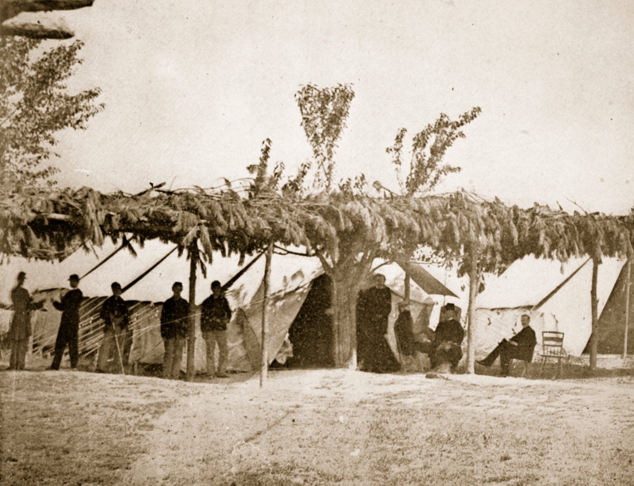 Szpital ogólny, City Point, 1861-65 autorstwa Mathew B. Brady