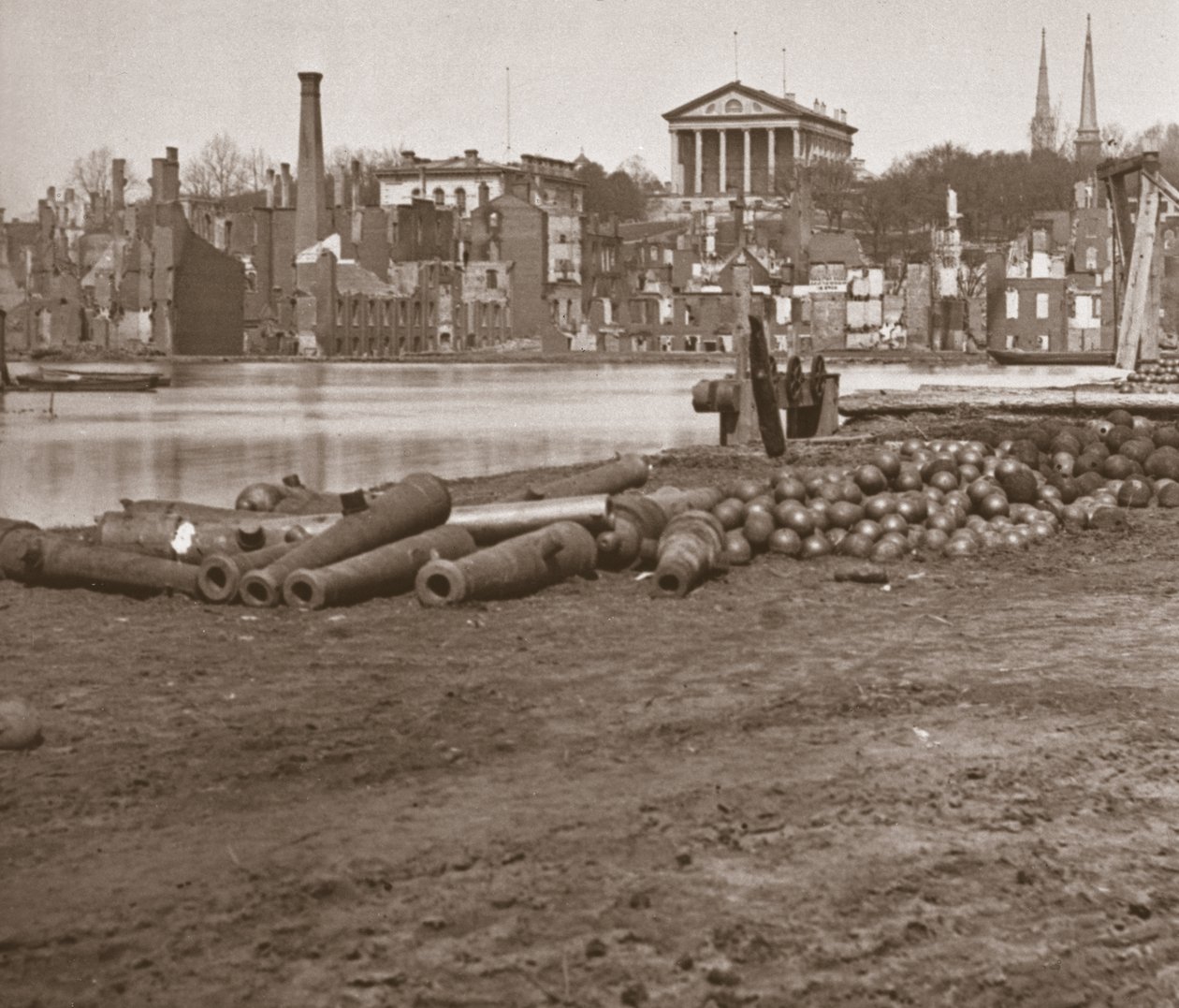 Ruiny Richmond, Wirginia (zdjęcie czarno-białe) autorstwa Mathew Brady