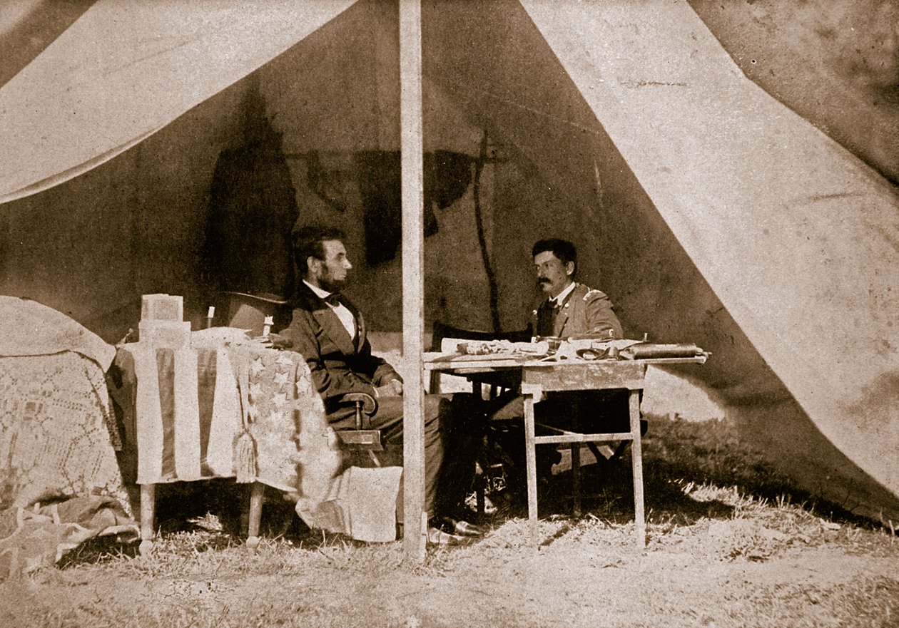 Ostatni wywiad między prezydentem Lincolnem a generałem McClellanem w Antietam, 1862 r autorstwa Mathew B. Brady