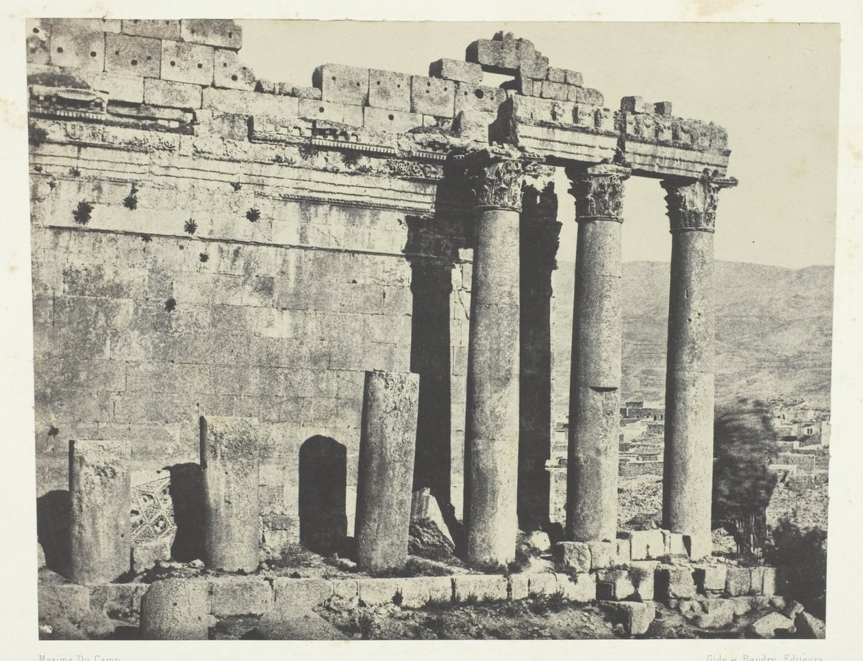 Baalbeck (Heliopolis), Świątynia Jowisza, fasada zachodnia; Syria autorstwa Maxime Du Camp