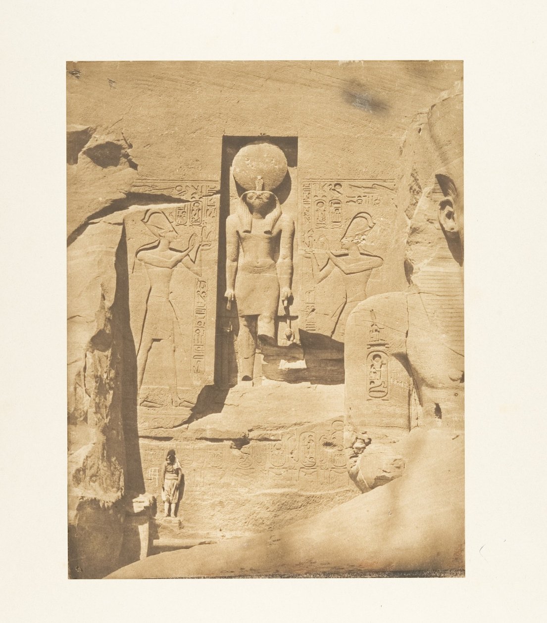 Dekoration des Eingangs des großen Spéos von Abousembil (Der Gott Phré empfängt die Opfergaben von Ramses dem Großen) autorstwa Maxime Du Camp