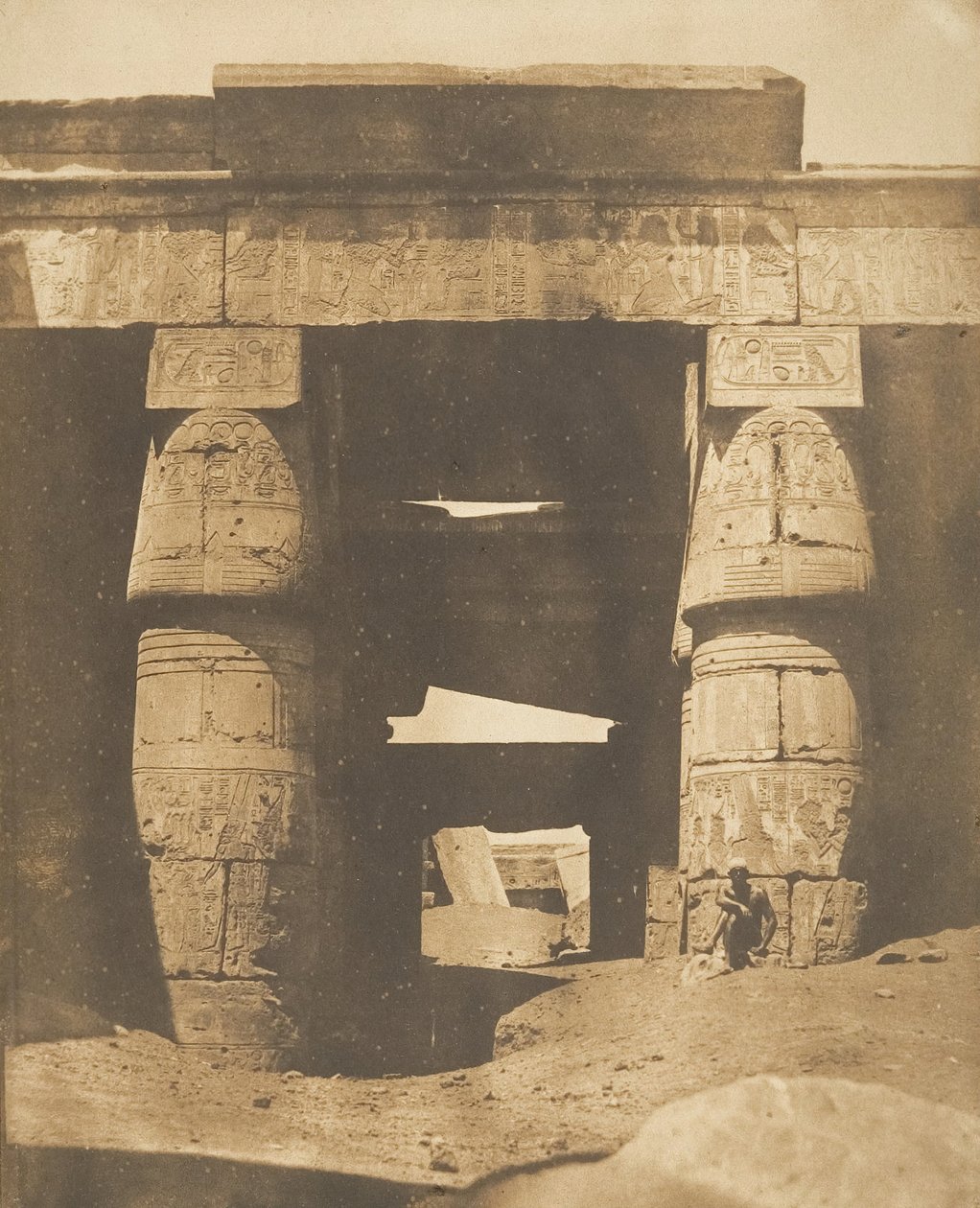 Wnętrze świątyni Chons w Karnacu, Teby, 1849-50. autorstwa Maxime Du Camp