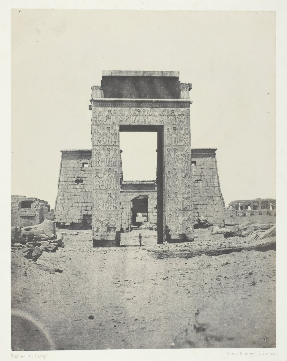 Karnak, Propylon ze świątyni Chons, Teby, 184951, druk 1852. autorstwa Maxime Du Camp