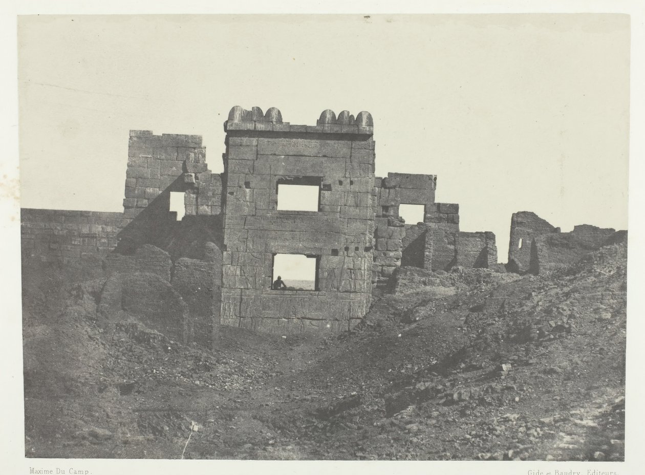 Medinet-Habou, Wschodnia Fasada Ginekologii Ramzesa-Meiamouna, Teby, 184951, wydrukowany 1852. autorstwa Maxime Du Camp