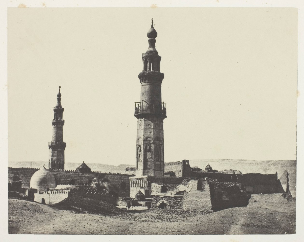 Meczet Aly-Bey, Girgeh, Górny Egipt, płyta 15 z albumu "Egypte, Nubie, Palestine et Syrie" (1852) autorstwa Maxime Du Camp