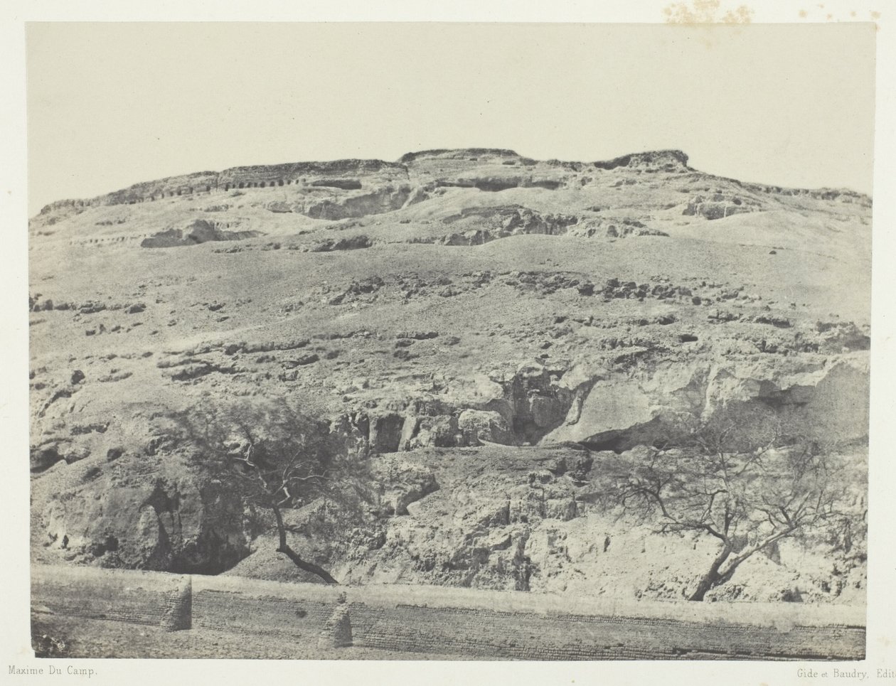Nekropolia starożytnego Likopolis, Górny Egipt, płyta 12 z albumu "Egypte, Nubie, Palestine et Syrie" (1852) autorstwa Maxime Du Camp
