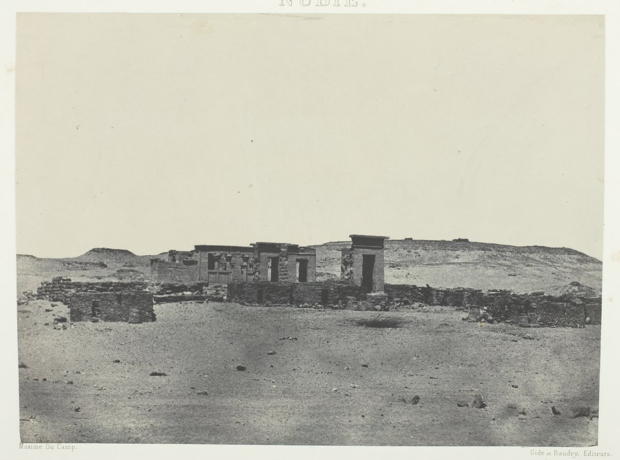Świątynia i wioska Débôd, Parembole z Szlaku Antonińskiego, Nubia, 184951, wydrukowany 1852. autorstwa Maxime Du Camp