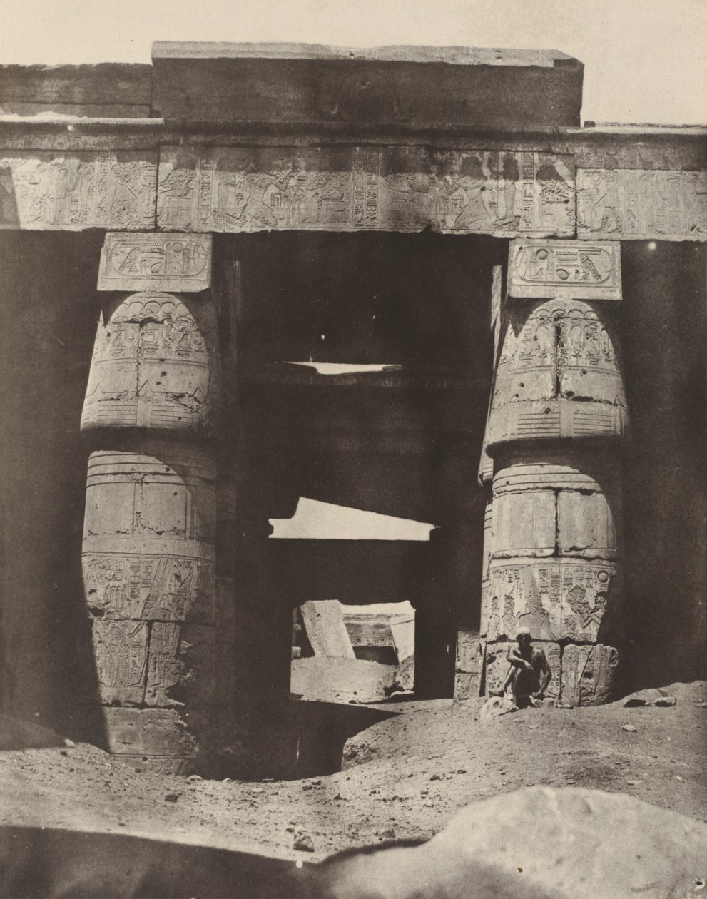 Teby: Karnak, portyk świątyni Chonsa, 1850 (zdjęcie) autorstwa Maxime Du Camp