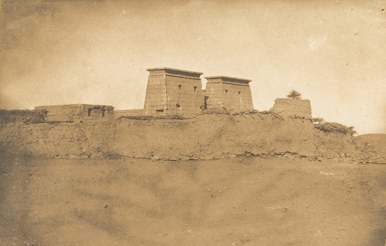 Widok na pylony świątyni Khons i część wsi Karnac, 1849-50. autorstwa Maxime Du Camp